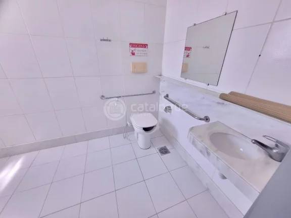 Imagem Casa finamente reformada e decorada destinada à clinica médica ou escritórios