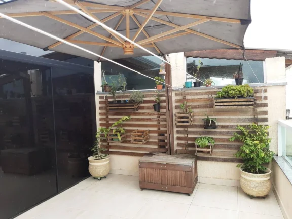 Imagem Cobertura Sem Condominio com 88 m² e 2 Dormitorios e 2 vagas de Gargens
