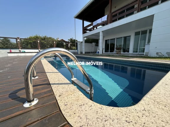 Imagem Casa Alto Padrão á venda localizada na Praia do Estaleirinho em Balneário Camboriú