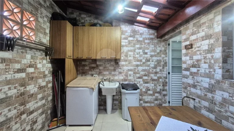 Imagem Sobrado à venda com 2 quartos, sendo 2 suítes, em Butantã, São Paulo - SP
