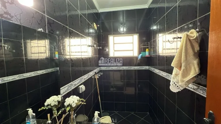 Imagem Casa à venda no bairro Quinta Boa Esperança, Uberaba: 3 dormitórios, suíte, garagem