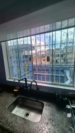 Imagem Sobrado com 195 m² de área construída em terreno de 125 m², distribuído em 4 andares. Possui 4 ...