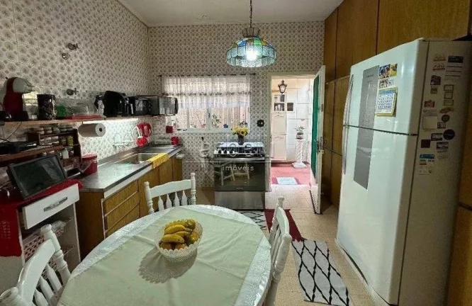 Imagem Casa com área total de 295 M² e 170M² de área construída, com 3 dormitórios sendo 1 suíte, 3 ...