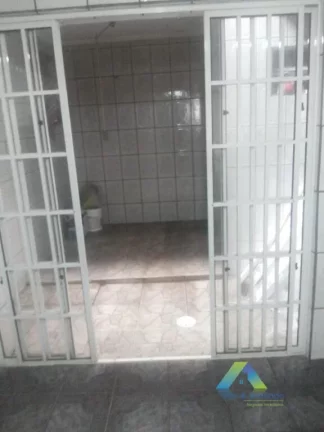 Imagem Lindo sobrado todo reformado, com 3 dormitórios, 1 vaga com fácil acesso a comércios e principais avenidas.