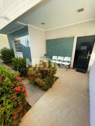 Imagem Ponto Comercial para locação, Centro, Recepção - 5 salas - Sala de espera