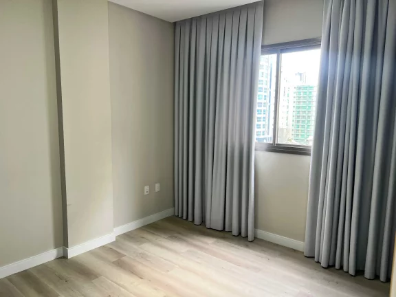 Imagem Apartamento quadra mar com 3 suítes e 2 vagas de garagem em Itapema/SC