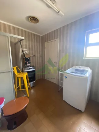 Imagem Residência à Venda na Vila Santista: Elegância, Conforto e Privacidade
