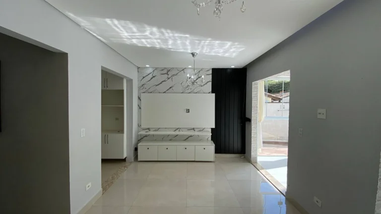 Imagem Casa 3 Quartos a venda na Granja Viana.