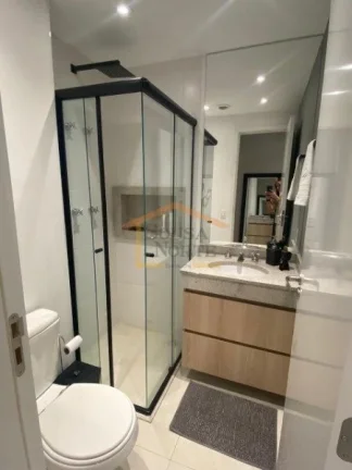 Imagem Apartamento, 2 dormitórios, 1 banheiro, sala dois ambientes com sacada, cozinha estilo americana co...