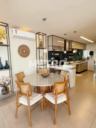Imagem Casa à venda no Aplhaville com 4 suítes, sendo dois com banheira