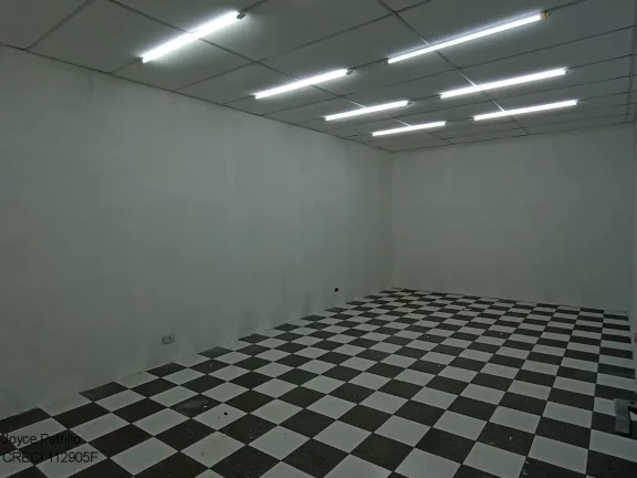 Imagem No Centro de Peruíbe, Salão Comercial Com 220 m² E Excelente Localização, Disponível Para Locação.