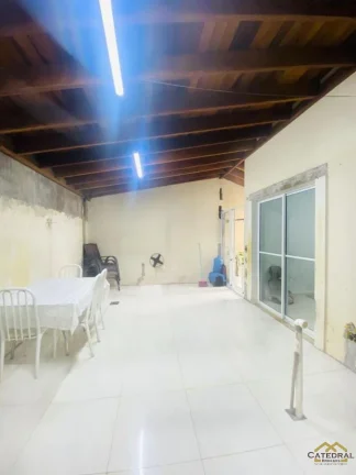 Imagem Sobrado à venda na Colônia com 3 quartos, sendo uma suíte e 2 vagas de garagem