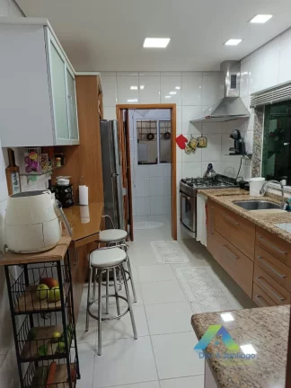 Imagem Casa com 03 quartos na Vila Ema 190m²