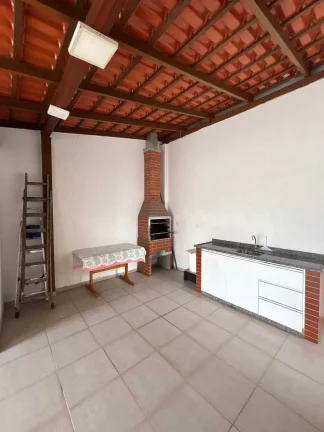 Imagem Casa com 3 dormitórios sendo 1 suíte e 4 vagas de garagem em Balneário Camboriú/SC
