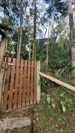 Imagem Imóvel à Venda na Praia do Rosa: Casa com Vista para o Vale, 4 Quartos, 770m² de Terreno!