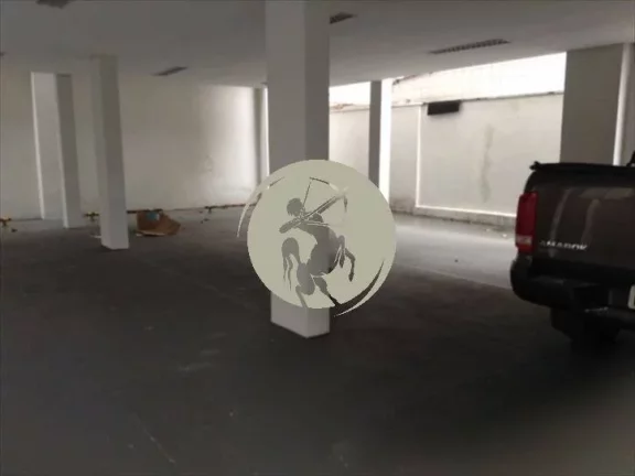 Imagem CONTEM 2 ANDARES COM VÃO LIVRE ,BANHEIROS PARA FUNCIONÁRIOS E CLIENTES , ESCRITÓRIOS , ELEVADOR P...