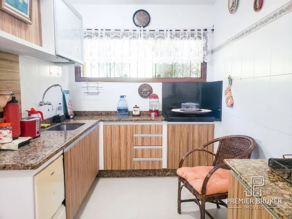 Imagem Casa com 3 dormitórios à venda, 250 m² por R$ 890.000,00 - Panorama - Teresópolis/RJ