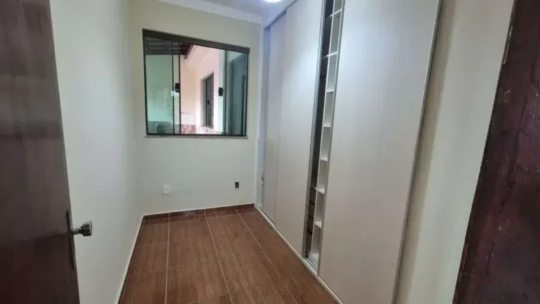 Imagem Ampla Casa no Grogoto – 4 Quartos, Suíte e Garagem