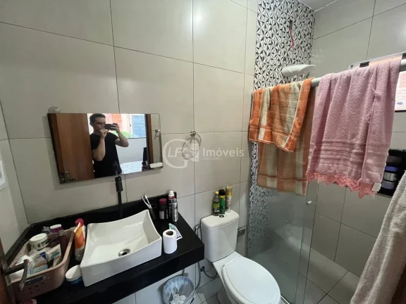 Imagem Casa à Venda em Campo Grande-MS no Bairro Tiradentes com 3 Quartos e 90m² de Área