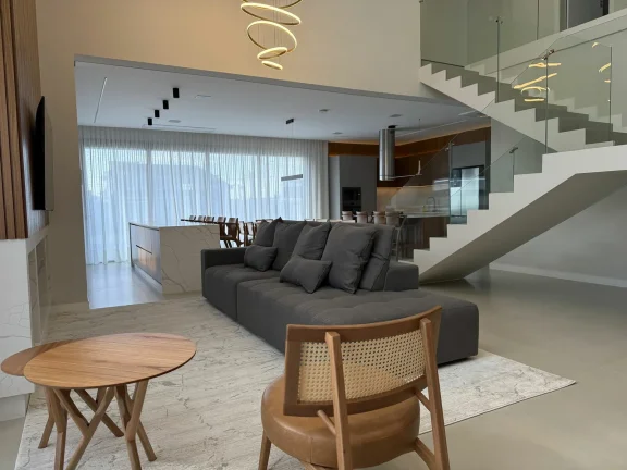 Imagem Casa com 5 dormitórios à venda sendo 5 suítes, 352.0 m² por - R$ 6.800.000,00 - Santa Regina - Camboriú/SC