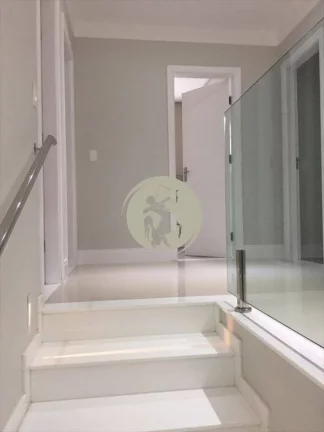 Imagem CASA CINEMATOGRAFICA! ACABAMENTO DE ALTISSIMA QUUALIDADE E BOM GOSTO, SOBRADO EM CONDOMINIO FECHADO ...