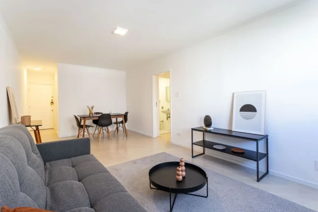 Imagem Apartamento 95M² Reformado, 3Q, 2 Banheiros, 1 Vaga.