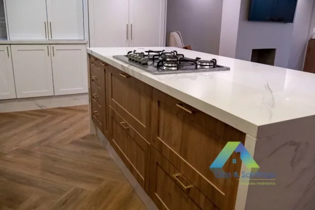 Imagem SANTO ANDRÉ Bairro Jardim Sobrado Tríplex Mobiliado 169M², condomínio fechado, 3 vagas, ótima localização e valor !!!