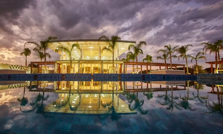 Imagem Terreno 450m² à venda em Garopaba-SC: CONDOMÍNIO AQUALINA LAKE CLUB - Luxo à Beira da Lagoa!