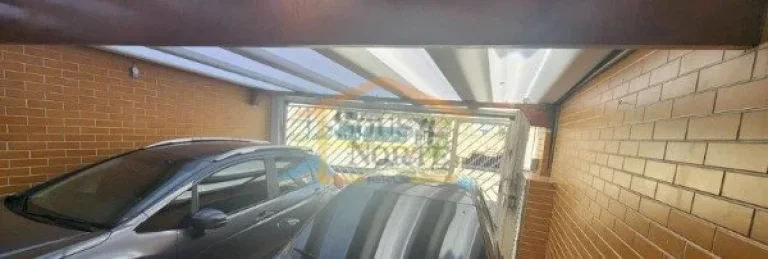 Imagem Sobrado com edícula e área total de 180m², oferecendo amplo espaço para lazer. Possui 3 dormitó...