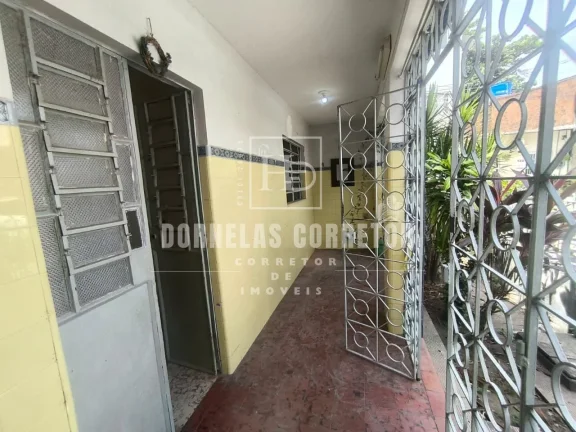Imagem Casa à Venda no Cabanga - Bem Localizada, Arejada e com Aceite de Veículo