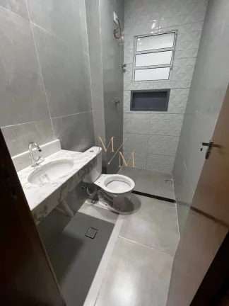 Imagem Casa tipo sobreposta baixa NOVA, 2 dormitórios, quintal, OPORTUNIDADE.