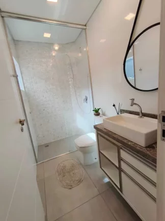 Imagem Casa mobiliada com 2 dormitórios sendo 1 suíte e 1 vaga de garagem no bairro Vila Nova em Joinville