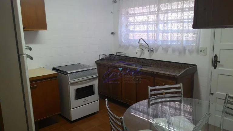 Imagem Sobrado com 4 dormitórios ótima localização
