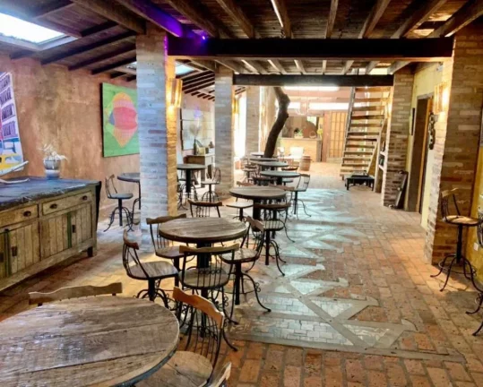 Imagem Charme, Estilo e Potencial Comercial: Espaço Único à Venda em Tatuí/SP