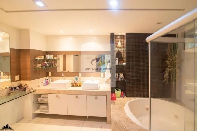 Imagem Vendo apartamento de luxo, com 380’m², ampla varanda gourmet, 4 suítes e 4 vagas