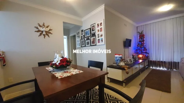 Imagem Apartamento Mobiliado à Venda com 02 Dormitórios sendo 01 Suíte, Sacada com Churrasqueira Localizado na Quadra Mar em Balneário Camboriú - SC