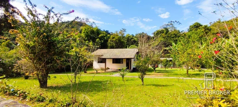Imagem Casa com 5 dormitórios à venda, 620 m² por R$ 1.650.000 - Próximo a Albuquerque - Teresópolis/RJ