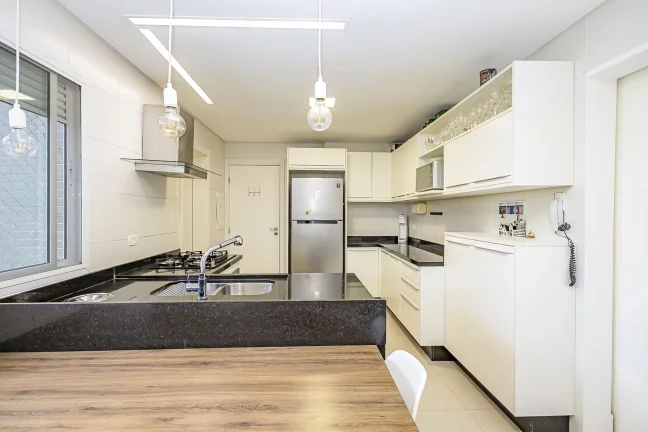 Imagem Apartamento com três quartos no Mossunguê