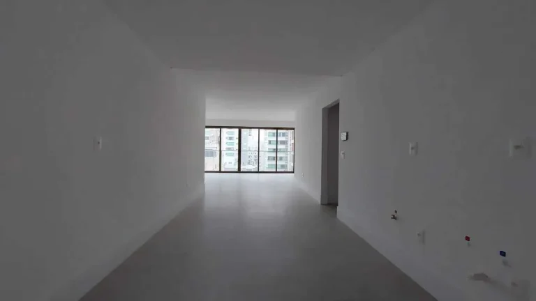 Imagem Apartamento novo de 4 suítes e 4 vagas de garagem no Centro em Balneário Camboriú