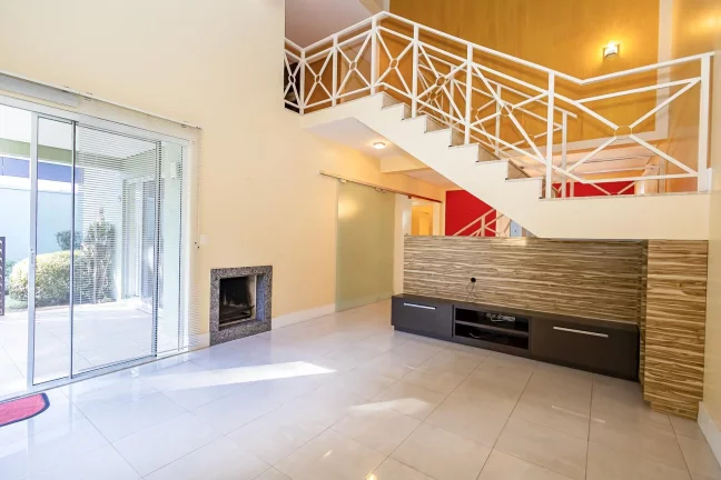 Imagem Casa em Condomínio de 4q. em Campo Comprido