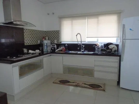 Imagem Casa à venda no Condomínio Reserva Real em Paulínia

Localização com fácil acesso pela Rodovia...