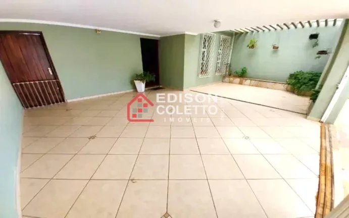 Imagem Excelente casa à venda no Jardim Elite oferece um estilo de vida charmoso e prático"
