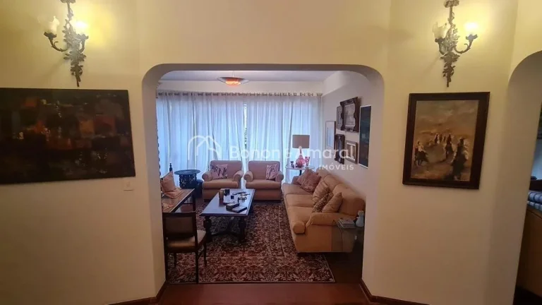 Imagem Localizado no coração do Cambuí, este finíssimo apartamento oferece o que há de melhor em confo...