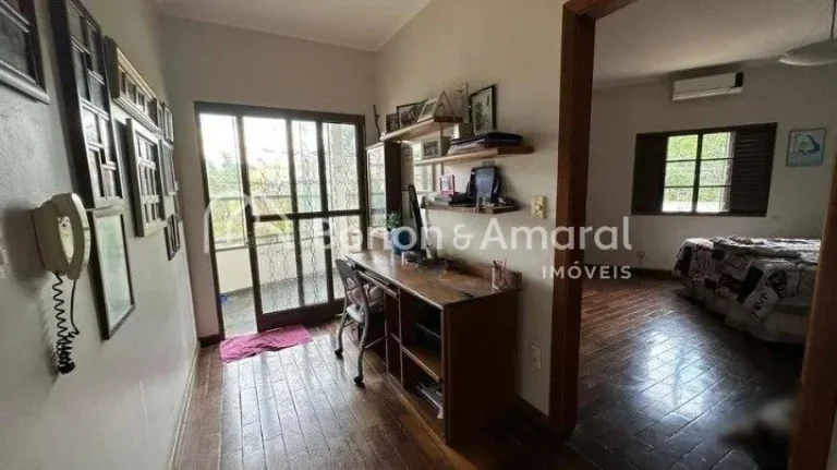 Imagem Venha conhecer esse espaçoso sobrado, pronto para morar, que conta com 211 m² de área construída...