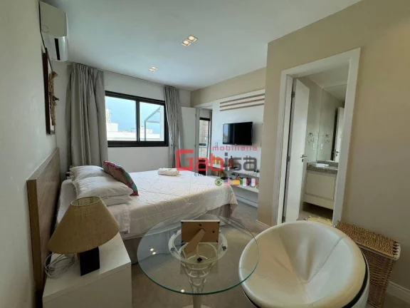 Imagem Cobertura mobiliada com 3 dormitórios à venda, 187 m² por R$ 2.100.000 - Centro - Cabo Frio/RJ