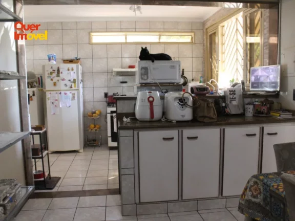 Imagem Imperdível oportunidade! Casa à venda em Ribeirão Preto-SP, bairro Parque Residencial Lagoinha. 3 quartos, 1 suíte, 2 salas, 3 banheiros, 2 vagas de garagem, 420 m².