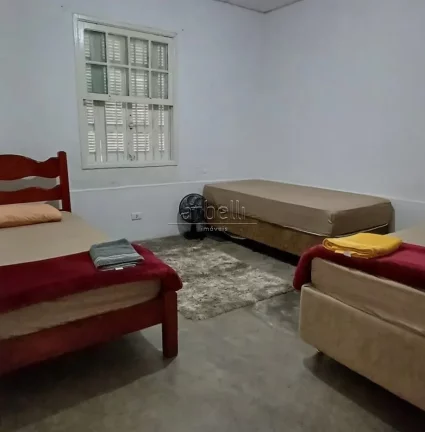 Imagem Casa com 171M², 2 quartos sendo 1 suíte, 3 banheiros, sala, quintal e 4 vagas de garagem. Casa ter...