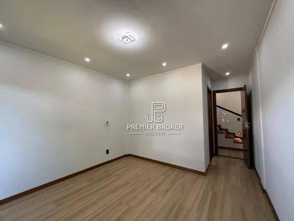 Imagem Casa com 3 dormitórios à venda, 150 m² por R$ 850.000,00 - Albuquerque - Teresópolis/RJ