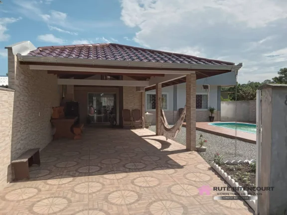 Imagem Excelente Casa com Piscina - Salinas- Balneário Barra do Sul - SC