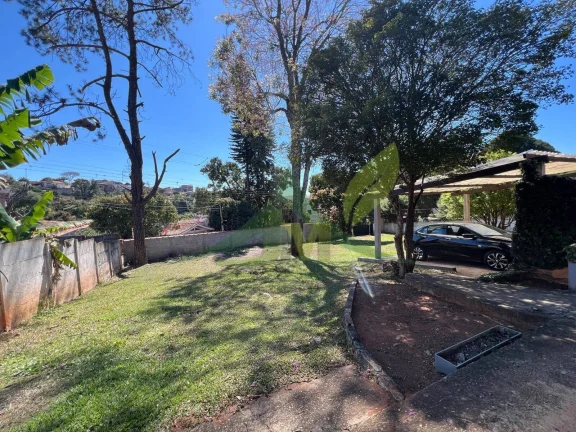 Imagem Ampla Chácara em Atibaia – 3 Dormitórios, Piscina e Casa de Caseiro